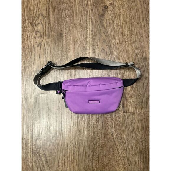 Hedgren Belt Bag Cross Over Body Pouch Halo Violet Berry (purple) Waist Pack NWT - Picture 3 of 10